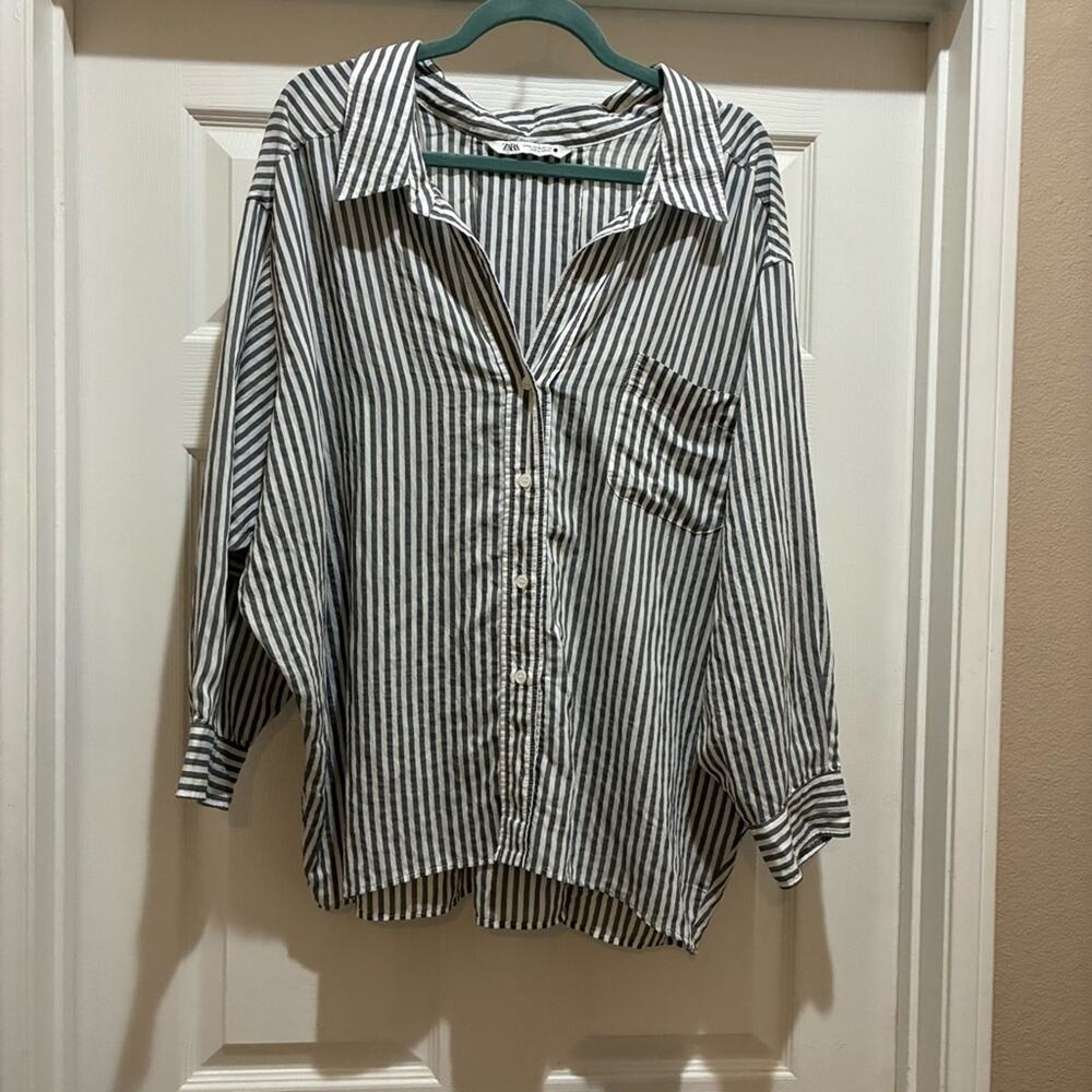 ZARA Women’s Gray & White Striped Button Up Blouse Top Size Medium Lagenlook